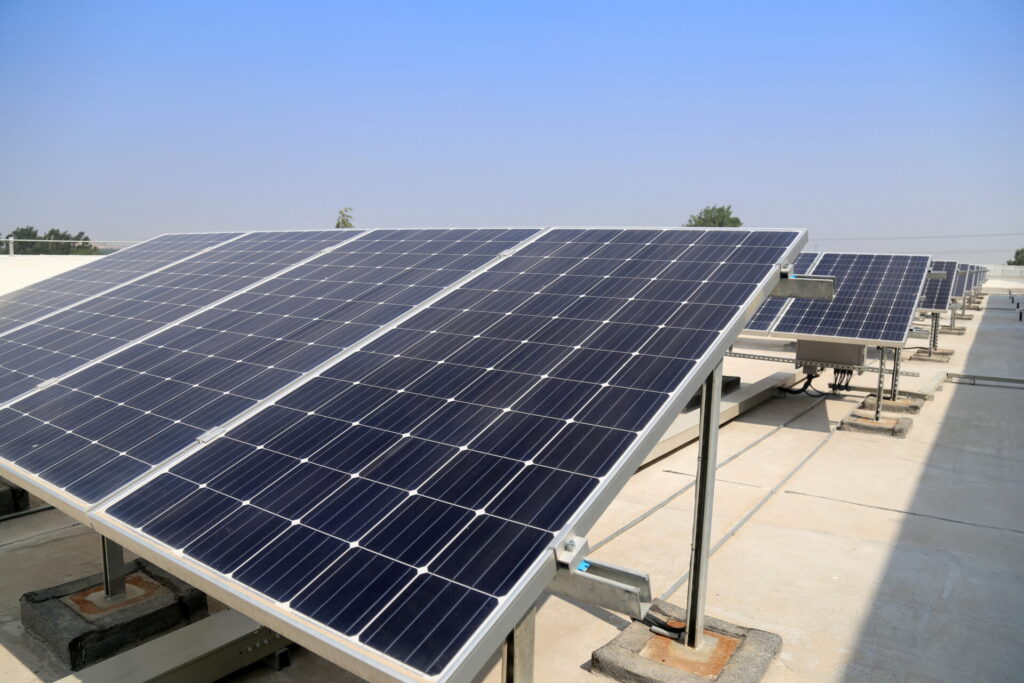 1000 watt solar inverter price in Pakistan