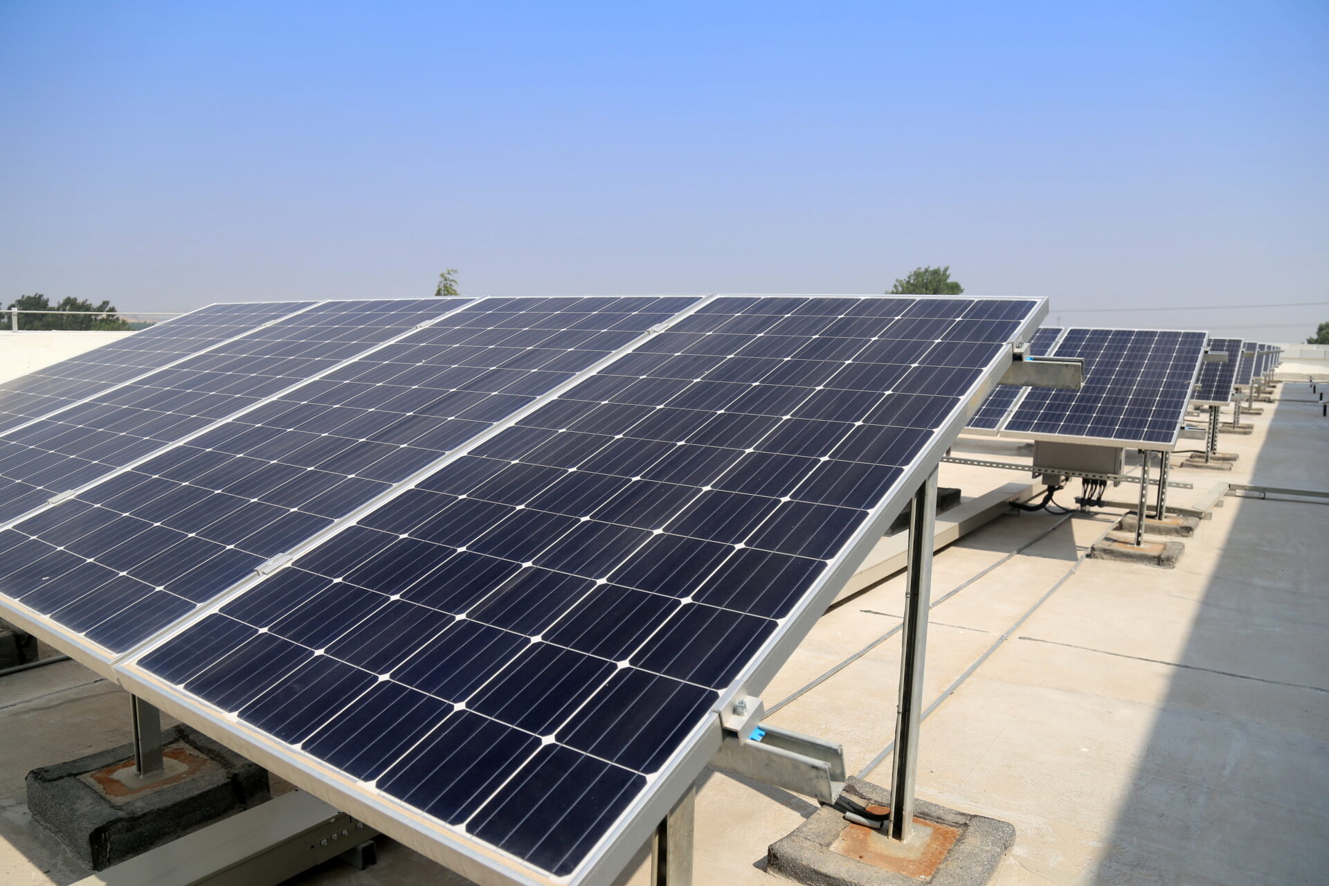 1000 watt solar inverter price in Pakistan